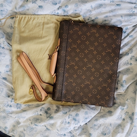 Louis Vuitton Men's Briefcase - Picture 2 of 8